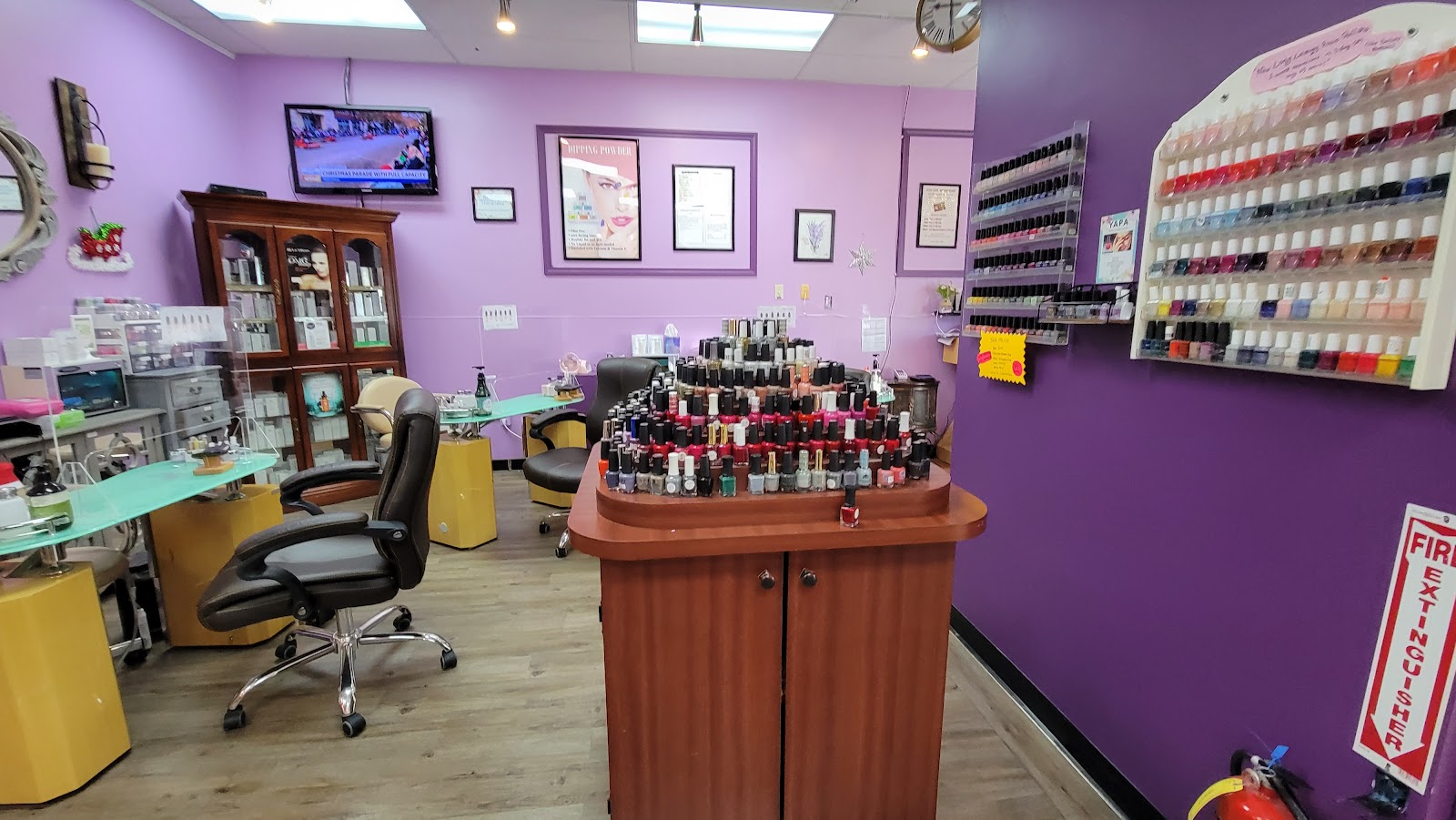 Adore Nail Bar nail photo 2