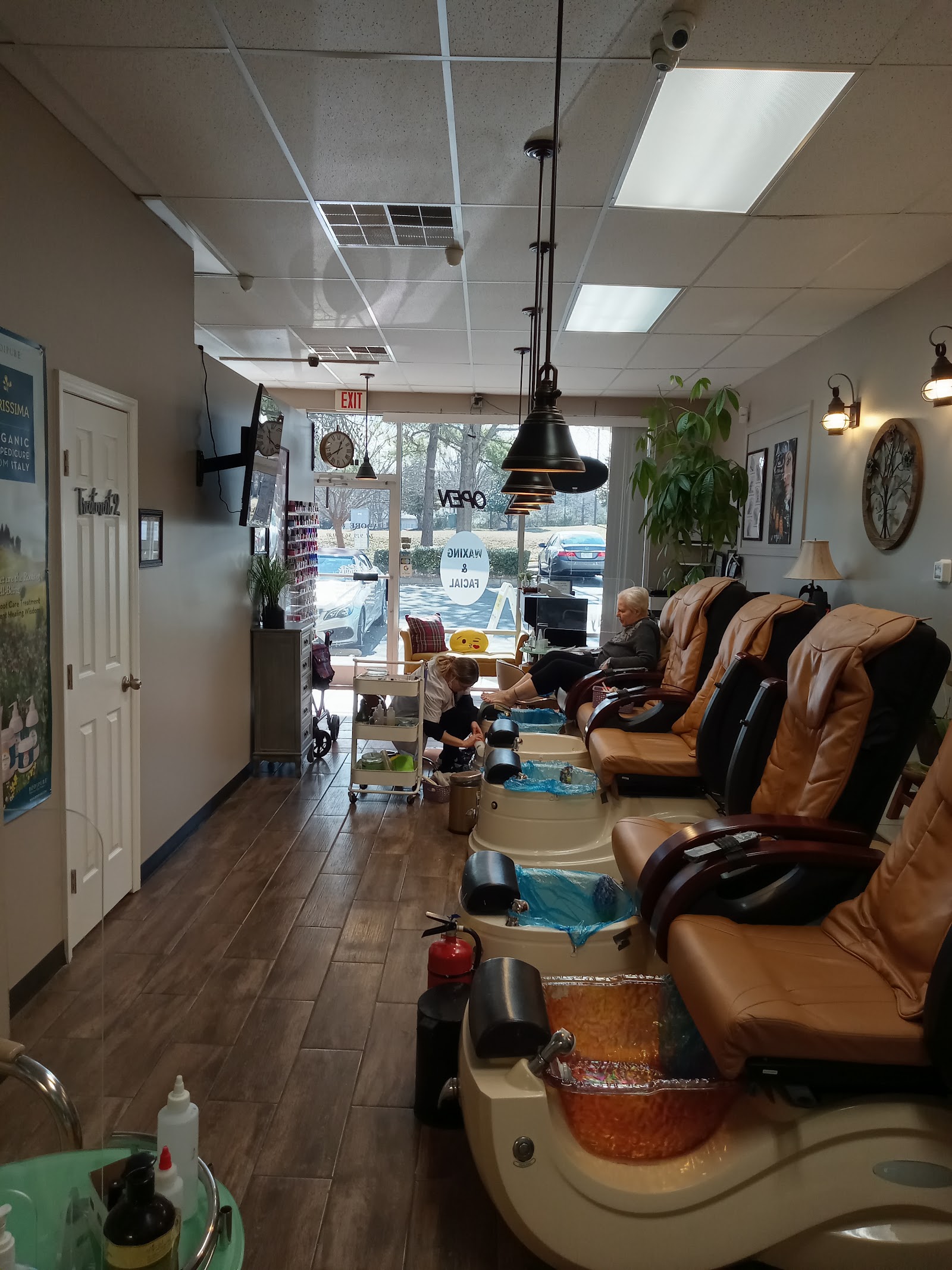 Adore Nail Bar nail photo 4